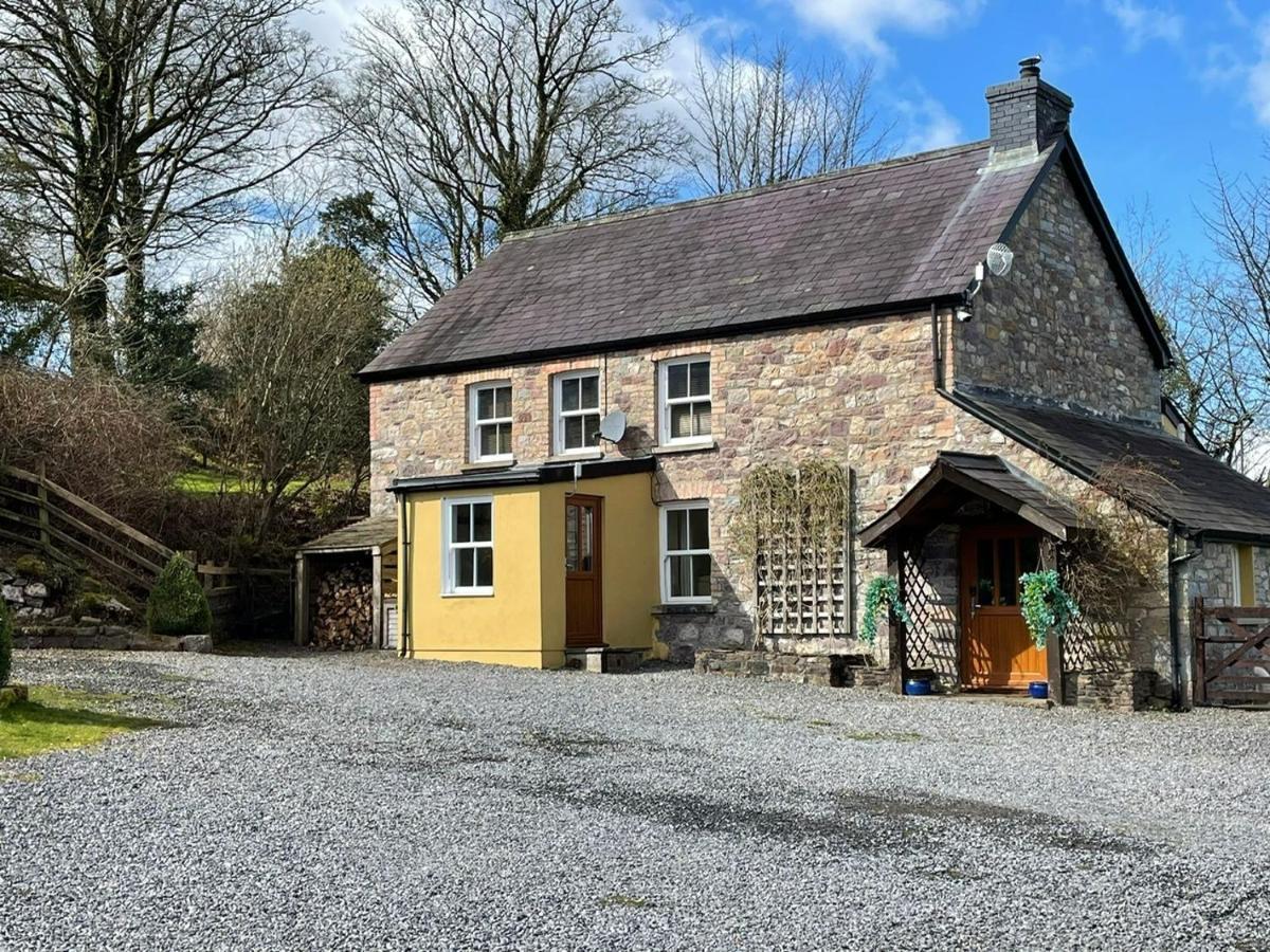 Rhiwddu Barns Villa Llangadog ภายนอก รูปภาพ
